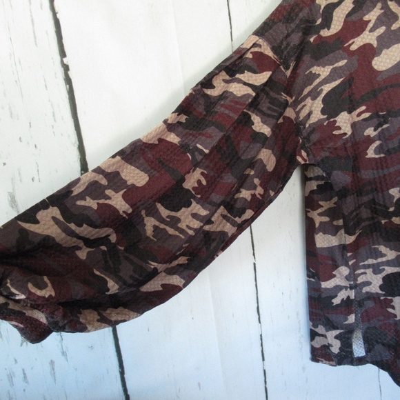 Umgee Textured Knit V-Neck Top